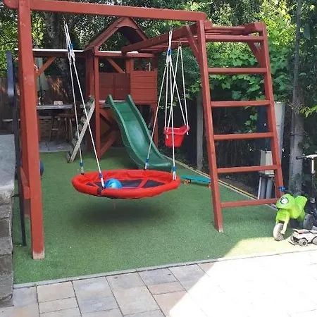 Pipacs Apartman *